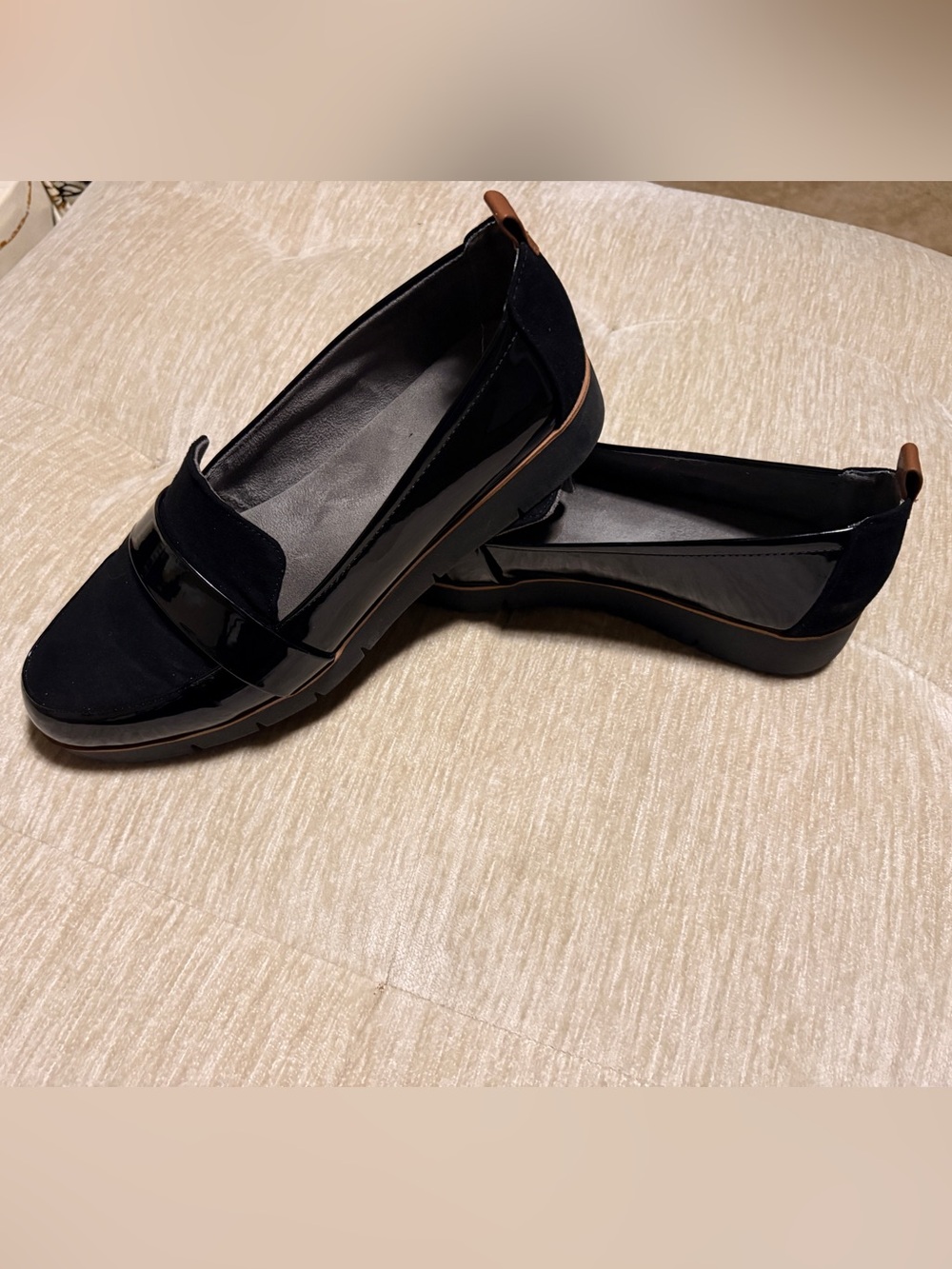 Dr. Scholls Women’s Black Patent Loafers with Tan Trim